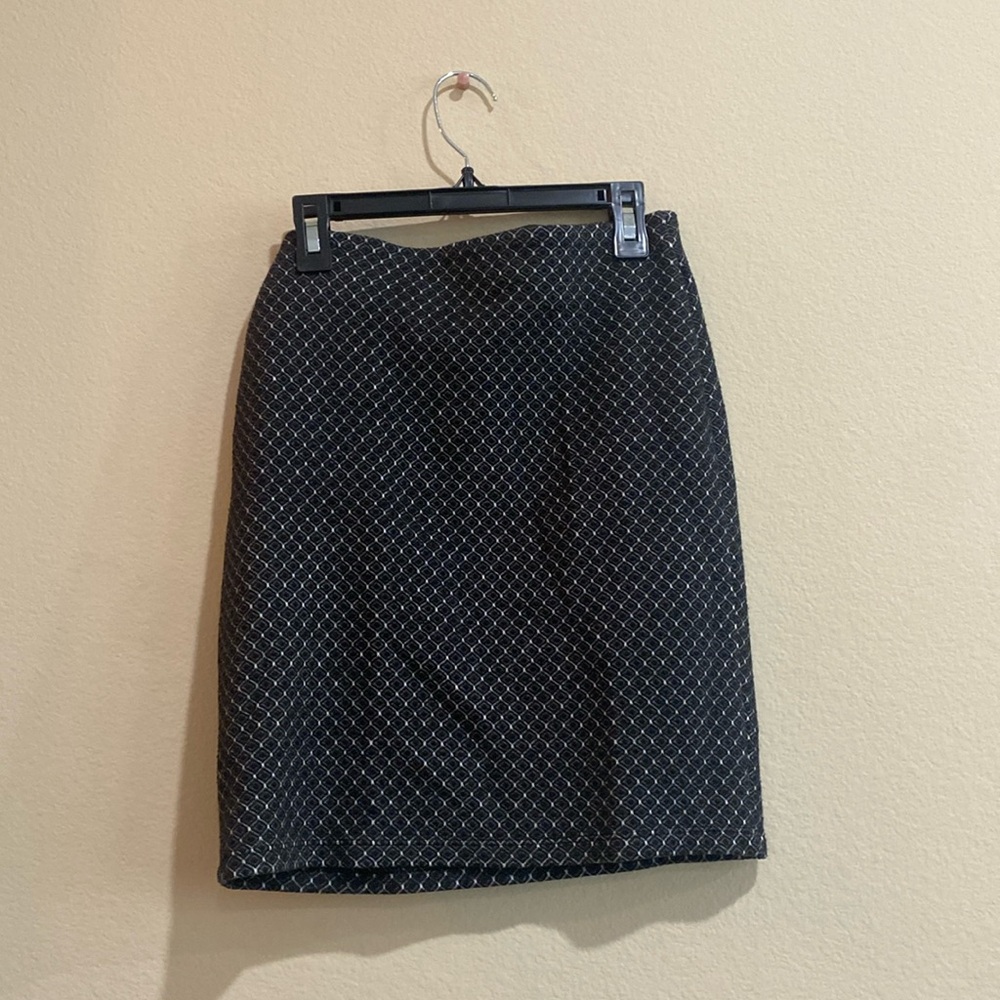 Work skirt with design
